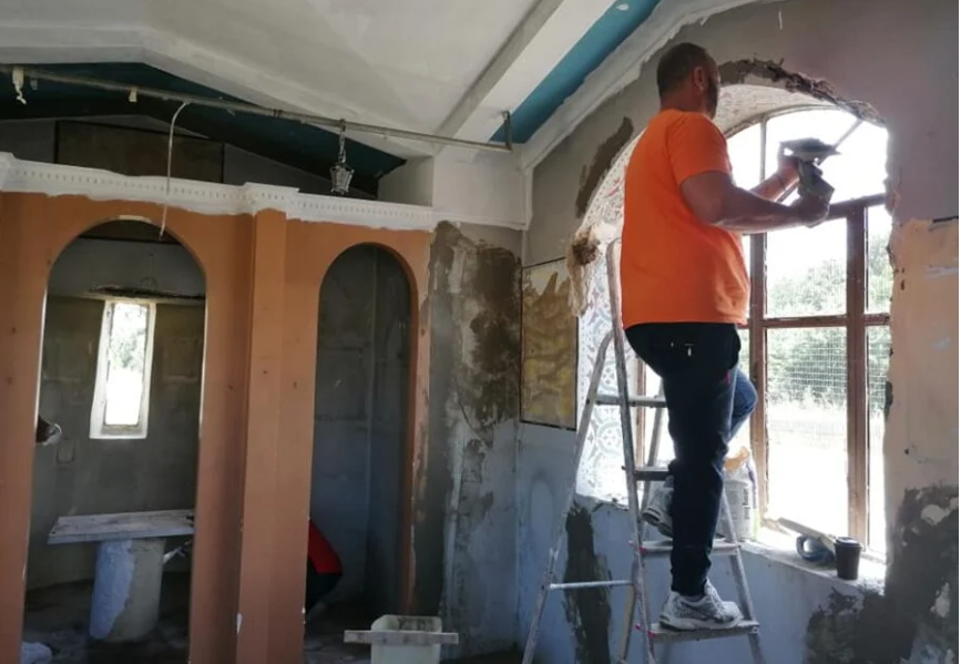 Volunteers restore church in Lesvos trashed by illegal immigrants