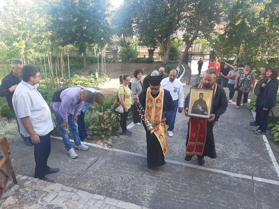 Троен празник в гр. Кнежа по повод Петдесетница (ВИДЕО)