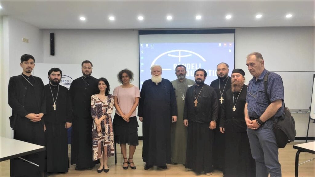 შეხვედრა-სემინარი „რონდელის ფონდის“ პროექტის „საქართველოს მართლმადიდებელ ეკლესიასთან პოლიტიკის საკითხებზე დისკუსიის ხელშეწყობის” ფარგლებში და National Endowment for Democracy-ის მხარდაჭერით გაიმართა