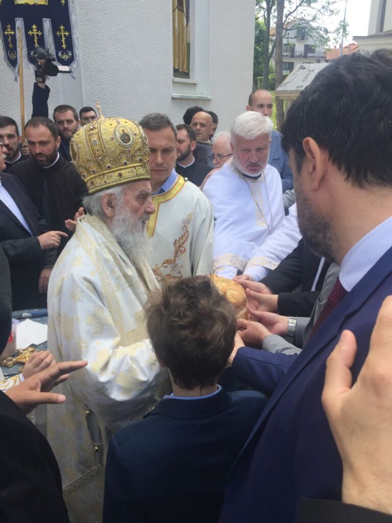 Патријарх Иринеј богослужио у Храму Светог Јована Владимира