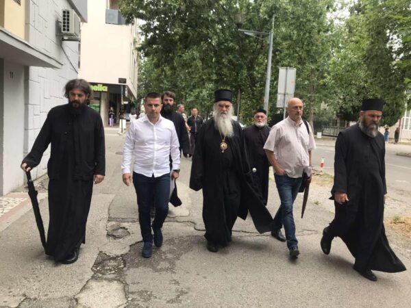 Παραμένει στο Αστυνομικό Μέγαρο ο Μητροπολίτης Μαυροβουνίου