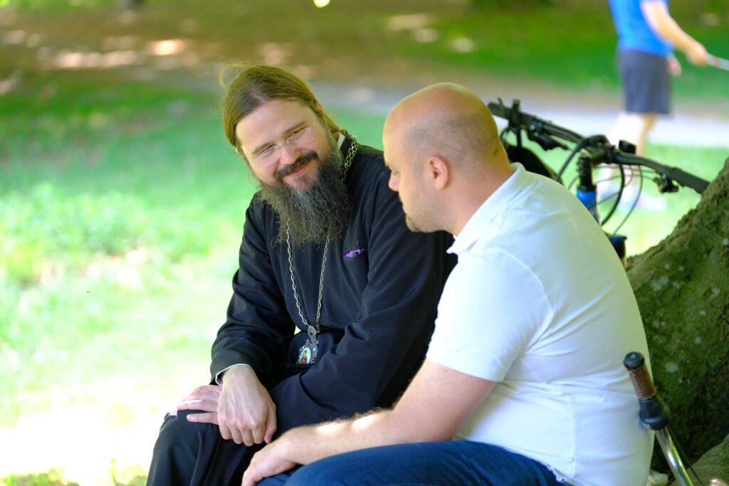 „Lumea a ajuns într-un mare impas”. Îndemnurile Episcopului Macarie