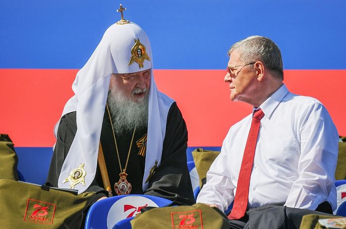 Патријарх Кирил присуствовао војној паради поводом 75 година од завршетка Отаџбинског рата