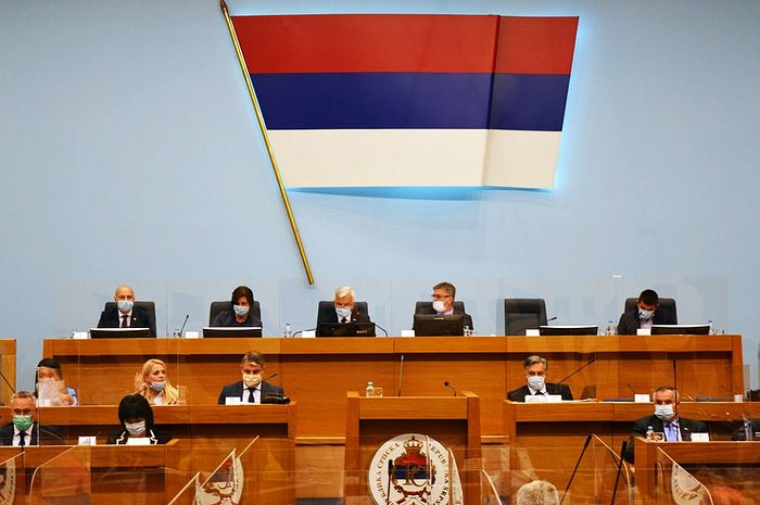 Парламент Республики Сербской выступил в защиту прав Сербской Церкви в Черногории