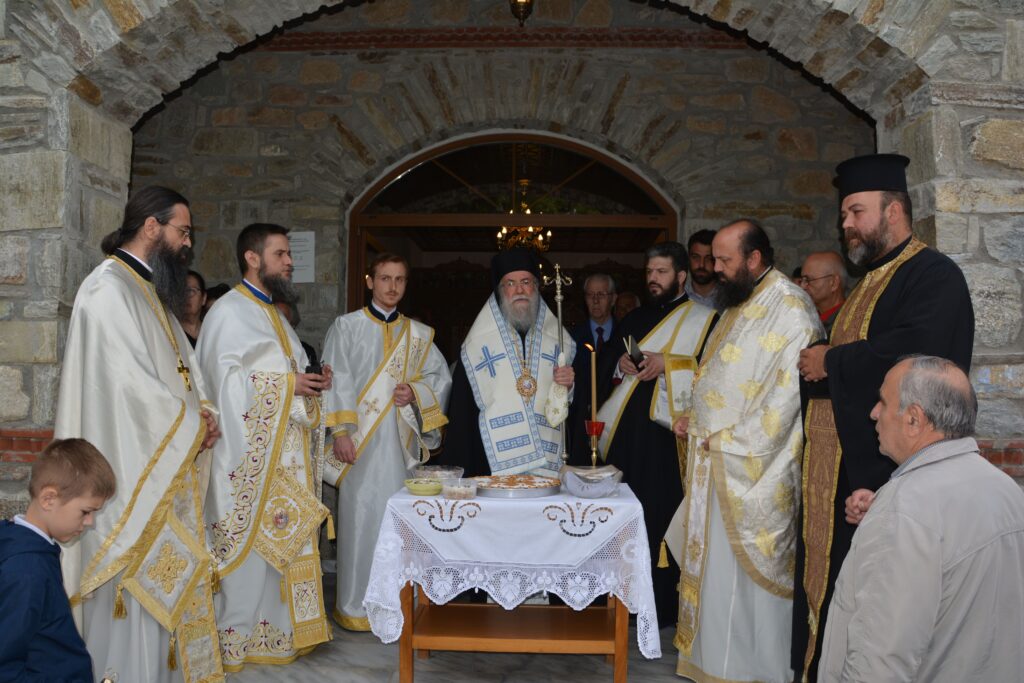 Τρισάγιο στο Κοιμητήριο της Ελευθερούπολης