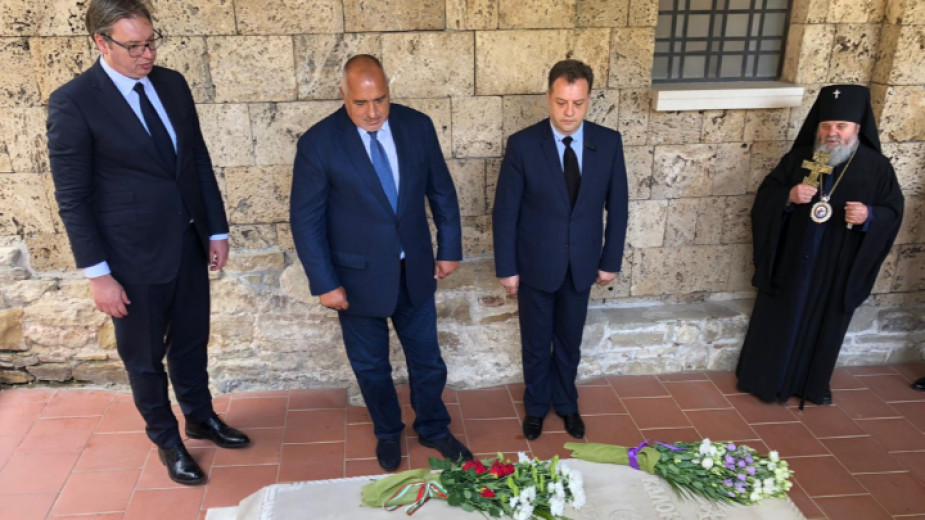 Kryeministri: “Miqtë nga Serbia janë të mirëseardhur në bregdetin dhe malet tona”