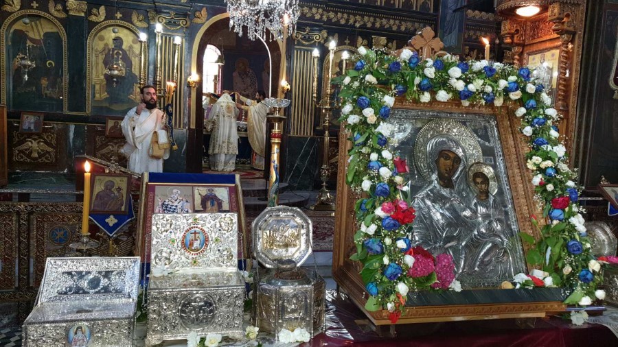 Ιερά θησαυρίσματα προσκύνησαν οι πιστοί της Καρδίτσας