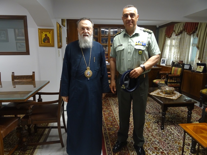 Ο Διευθυντής Μηχανικού του ΓΕΣ στον Μητροπολίτη Κορίνθου