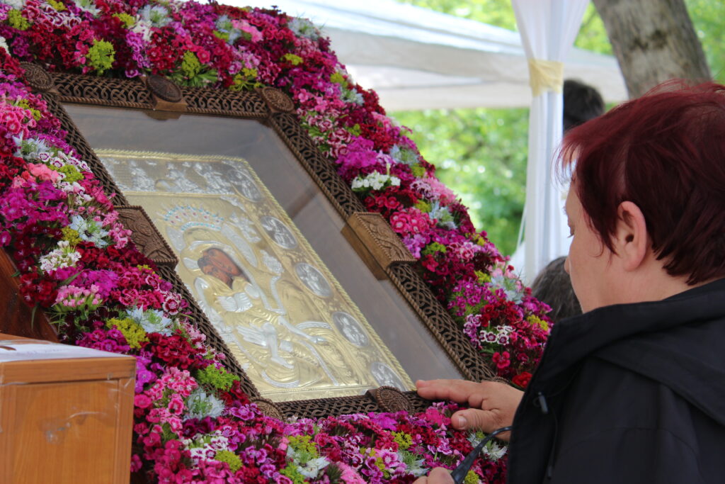 Празник на Св. Богородица Достойно Ест в Бухово