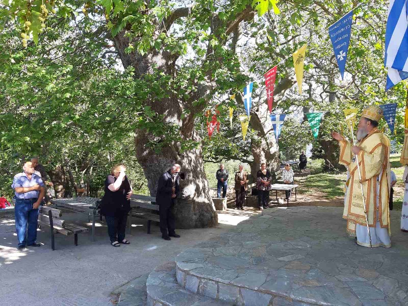 Του Αγίου Πνεύματος στην Ευβοϊκή Ύπαιθρο