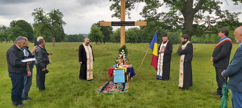 Cruce pentru eroii neamului căzuţi în luptele de la Scutaru