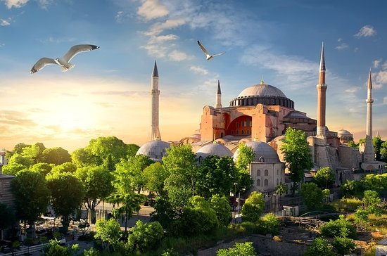 Κλιμακώνονται οι προκλήσεις για την Αγία Σοφία από την Τουρκία