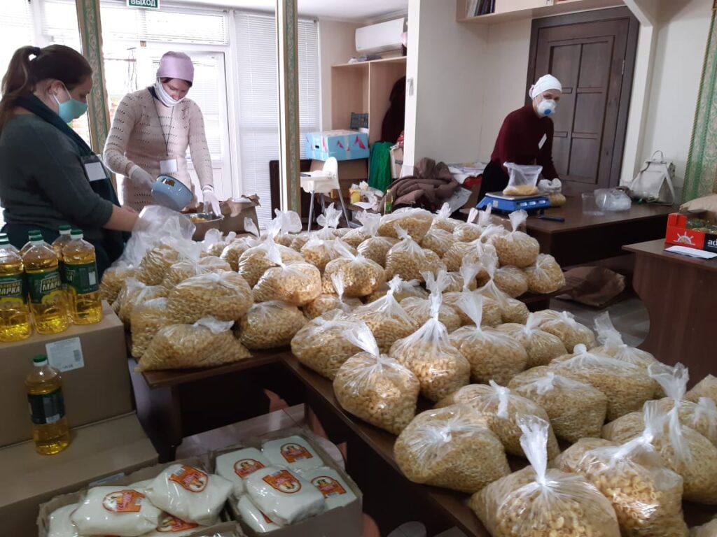 Более 1000 человек получили помощь Сочинской епархии в период коронавируса