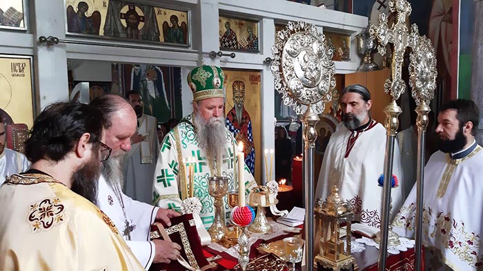 Литургијско сабрање у манастиру Светог Саве у Голији на Духовски понедјељак