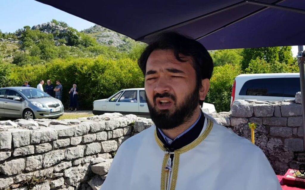 ЦО Улцињ: Више од хиљаду Улцињана за два дана потписало петицију против прогона свештеника Синише Смиљића