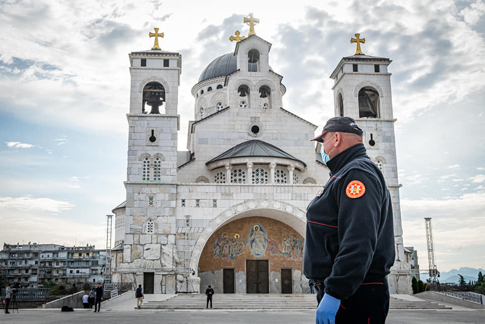 Orthodox Church calls on the faithful in Montenegro to disburse after prayer rallies against controversial law on religious institutions
