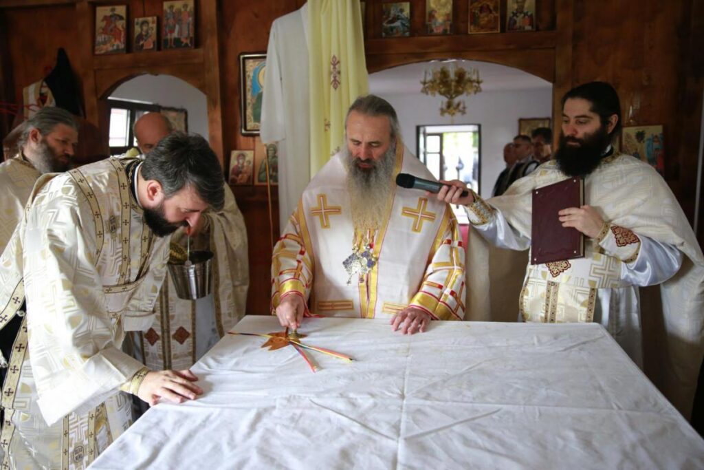Paraclisul din Bârgăoani, sfinţit de Mitropolitul Moldovei şi Bucovinei
