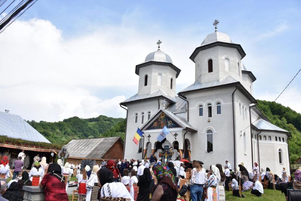 Resfințirea bisericii din Bichigiu