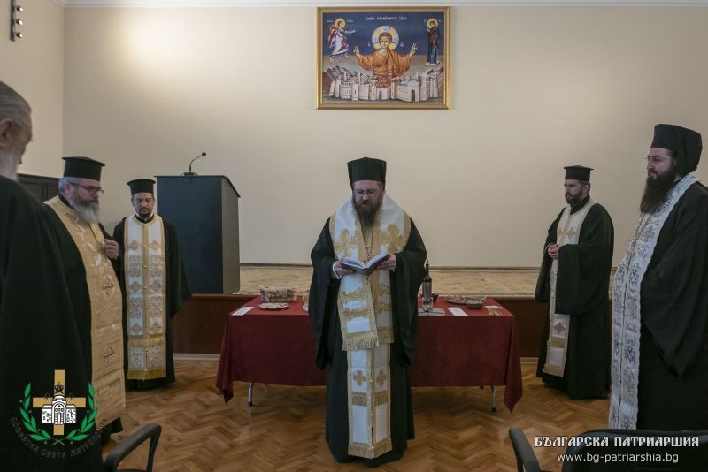 Панихида за Задушница бе отслужена в сградата на Софийска св. митрополия