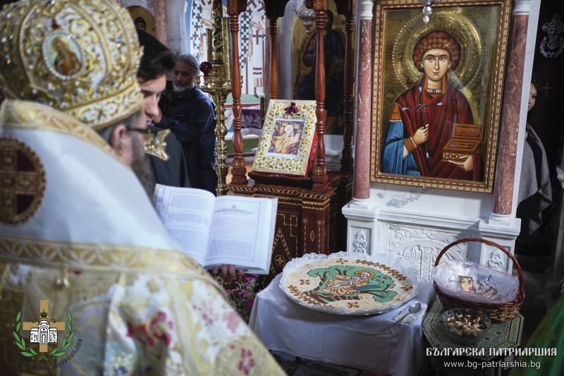 Архиерейска литургия и монашеско пострижение в Смиров дол