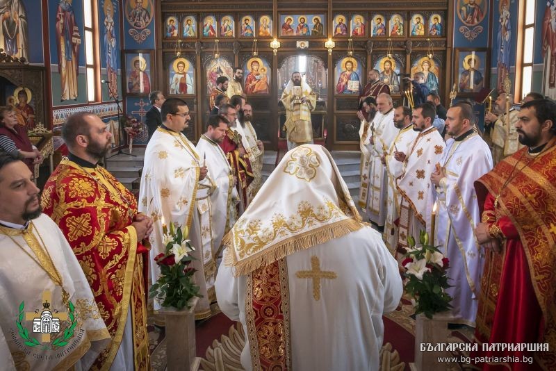 Свещеническо ръкоположение и три офикии за празника на Всички български светии в храм „Рождество Христово“, кв. „Младост“