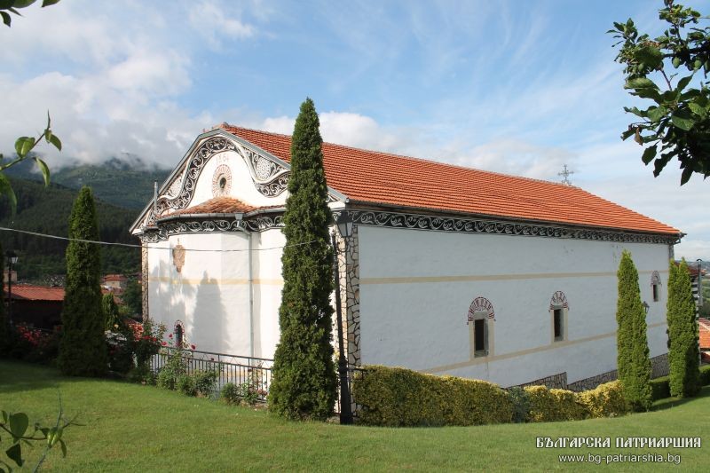Архиерейска св. Литургия за празника „Достойно есть“ в Дупнишкото село Сапарево