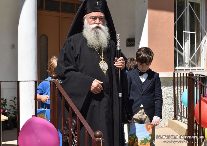Успешно завърши първата учебна година на частно начално училище “Св. Седмочисленици”