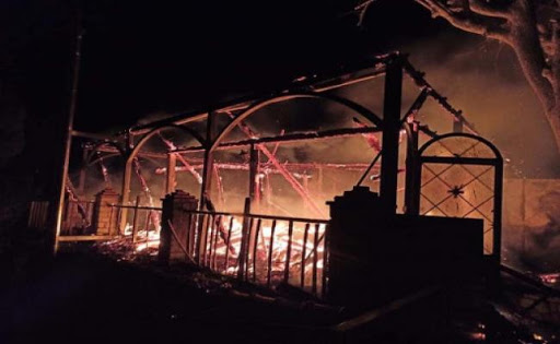 Θλίψη: Κάηκε ο ναός και η εικόνα της Παναγίας στην Ι.Μ. Βαρνάκοβας