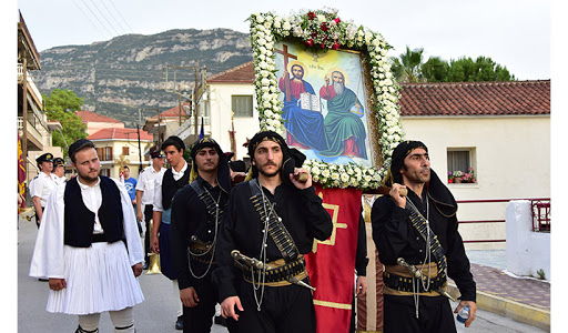 Δευτέρα του Αγίου Πνεύματος: Έθιμα και παραδόσεις