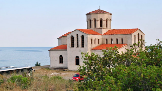 Τον Άγιο Ευγένιο τον Τραπεζούντιο γιορτάζουν τα Πετρωτά