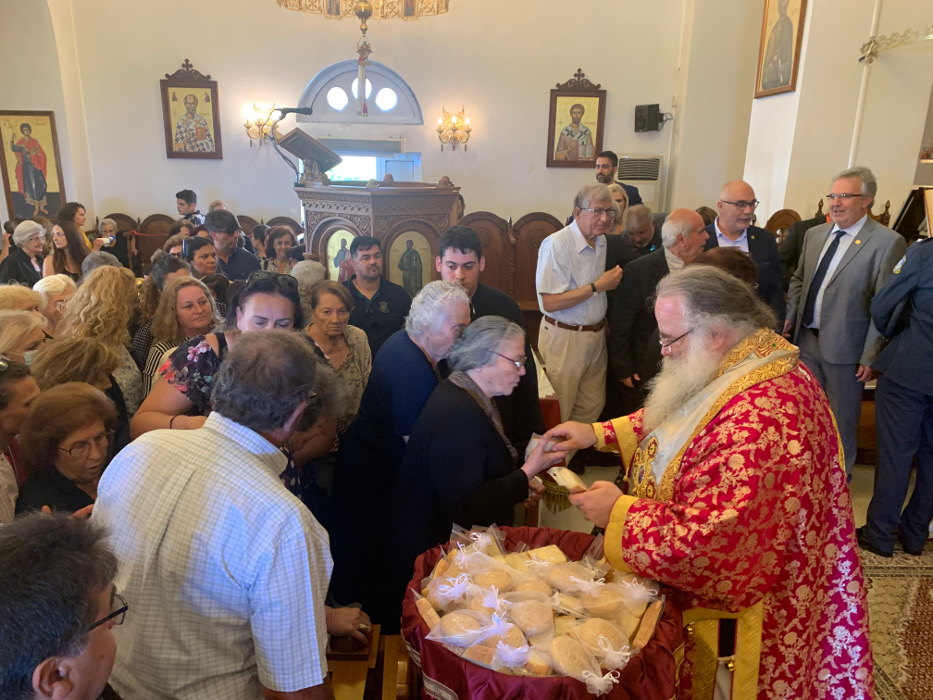 Ιεράρχες και λαός στα Ονομαστήρια του Μητροπολίτου Ιεραπύτνης