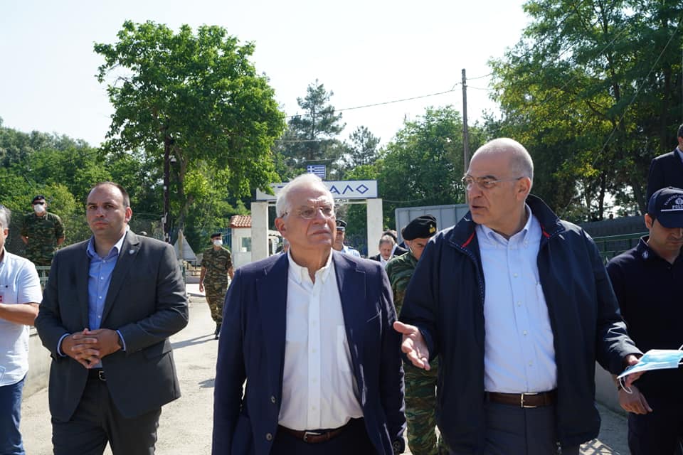 Μήνυμα Δένδια από τον Έβρο: Η Ελλάδα δεν εκβιάζεται