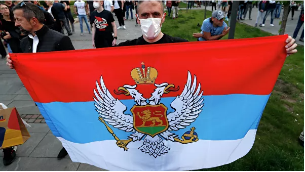В Черногории прошли шествия в поддержку Сербской православной церкви