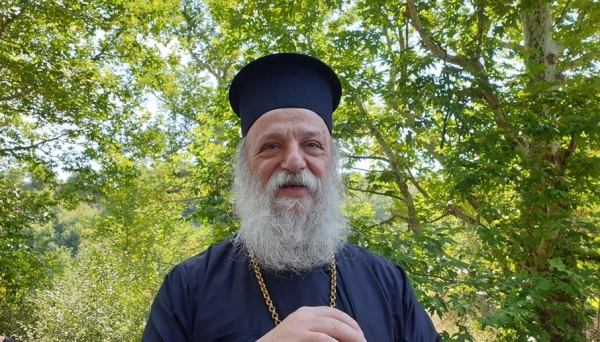 Στο κοιμητήριο των Γρεβενών ο Μητροπολίτης κ. Δαβίδ