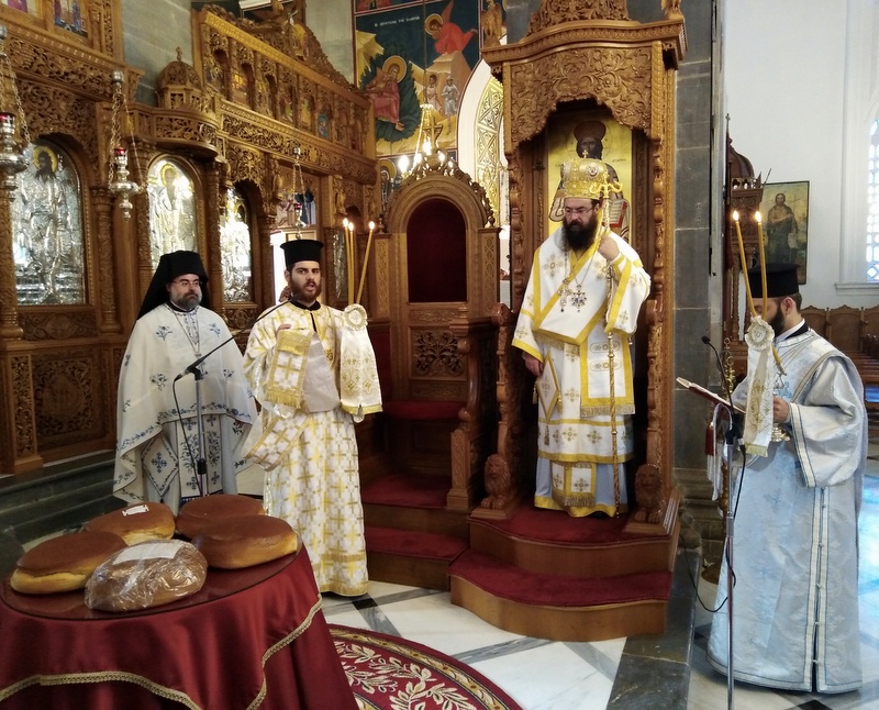 Τα Ονομαστήρια του Οικουμενικού Πατριάρχη τίμησαν στη Μητρόπολη Πέτρας