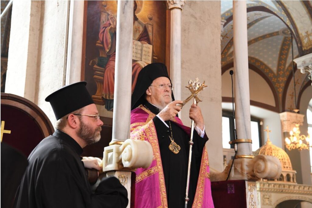 «Ας μη γίνει συνήθεια το κεκλεισμένων των θυρών»