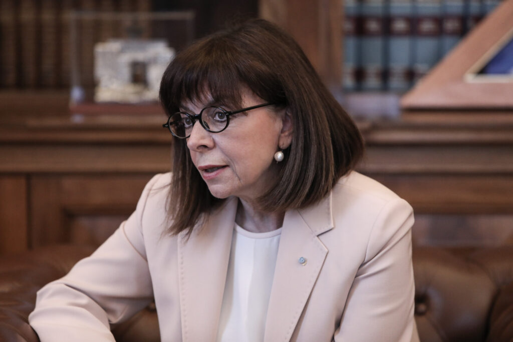 Επικοινωνία με τον Αρχιεπ. Αμερικής είχε η ΠτΔ