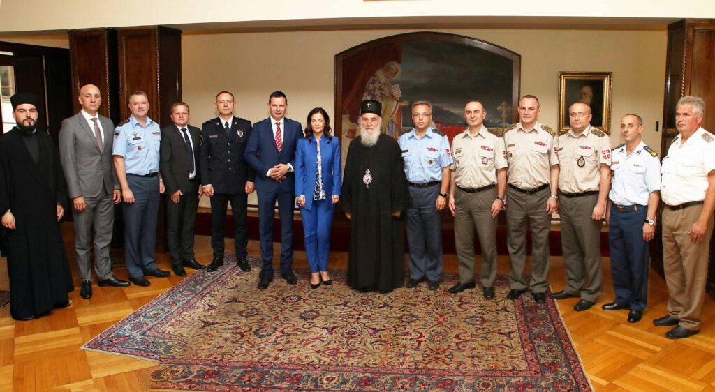 Σπουδαστές της Ανώτατης Σχολής Ασφάλειας και Άμυνας στον Πατριάρχη Σερβίας