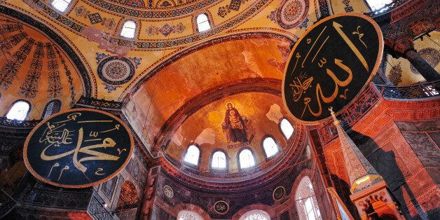 Святая София остается в центре внимания мировой общественности