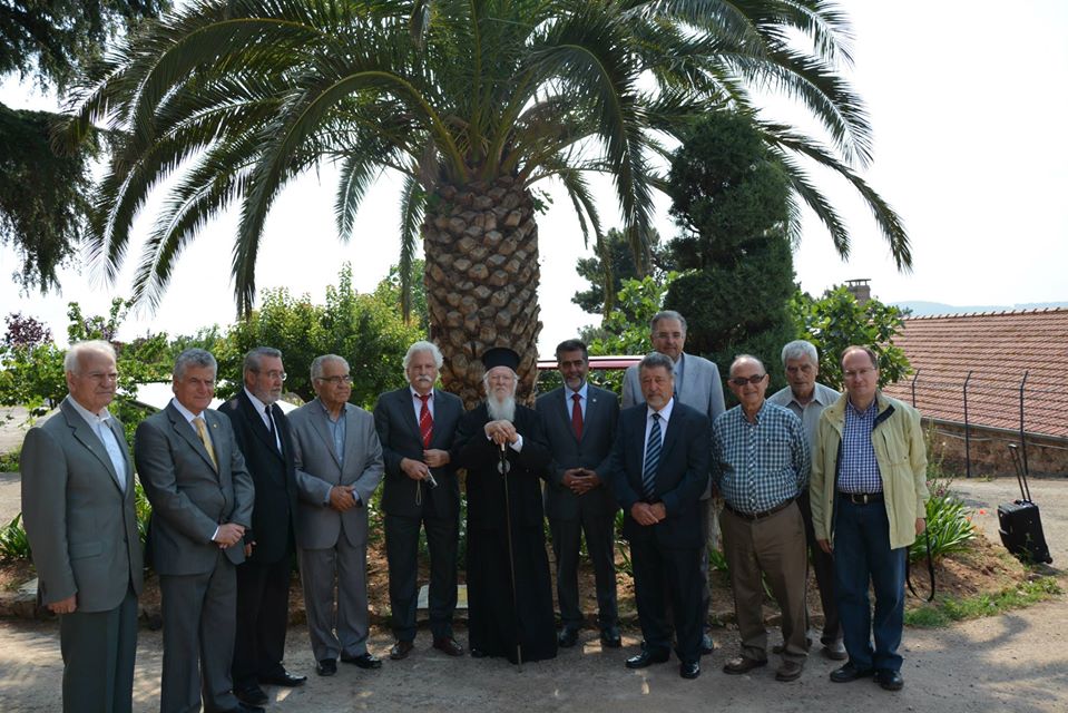Απόφοιτοι της Χάλκης ευχήθηκαν στον Παναγιώτατο