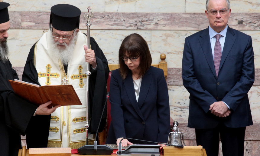 Πληροφορίες για συνάντηση μεταξύ Αρχιεπισκόπου και της νέας Προέδρου