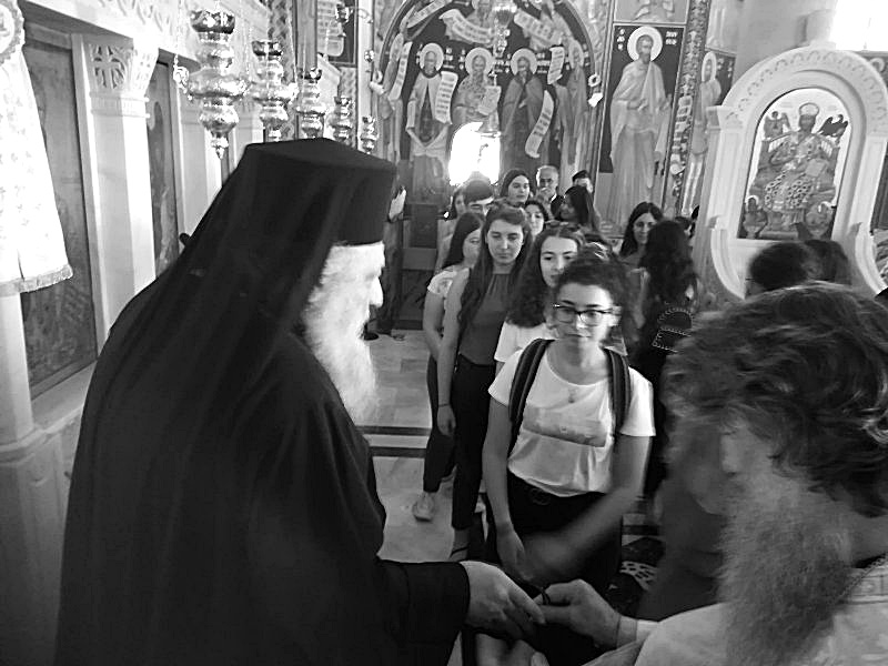 Η ΦΩΤΟΓΡΑΦΙΑ ΤΗΣ ΗΜΕΡΑΣ: Μικρές ευλογίες προς τους υποψηφίους