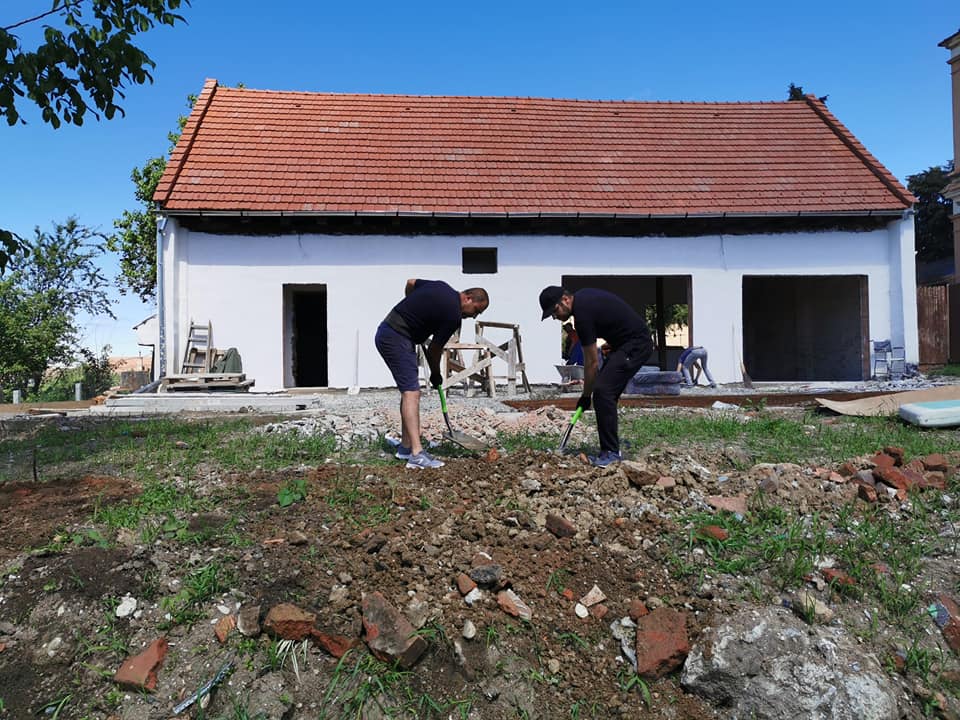 Strângere de fonduri pentru „Șura Culturală Gușterița”