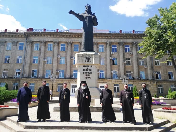 Liturghii arhiereşti în cinstea Sfântului Ştefan cel Mare la Chişinău, Bălţi şi Stoianovca