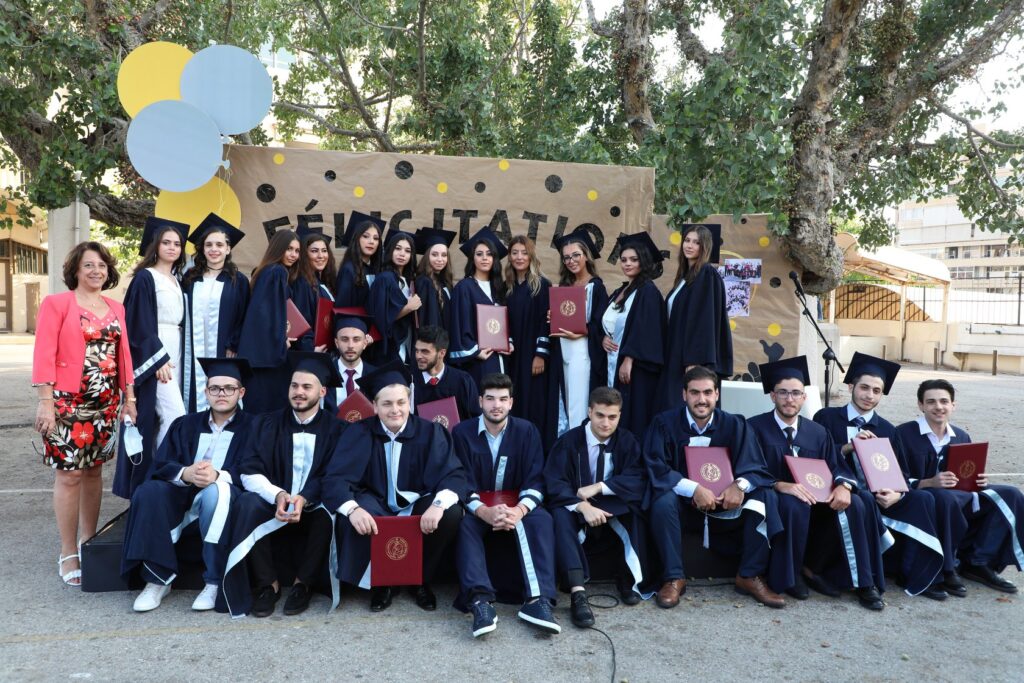 برعاية سيادة راعي الأبرشيّة المتروبوليت الياس الجزيل الإحترام، أقامت مدرسة مار الياس بطينا الثانوية حفل تخرّج متعلّميها في الصف الثانوي الثالث، ذلك مساء التاسع من شهر تموز 2020