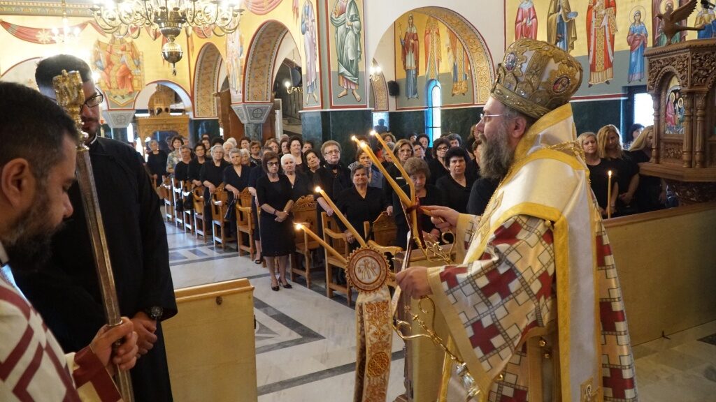 Έψαλλαν «Τῇ Ὑπερμάχῳ» ενώ χτυπούσαν οι καμπάνες πένθιμα