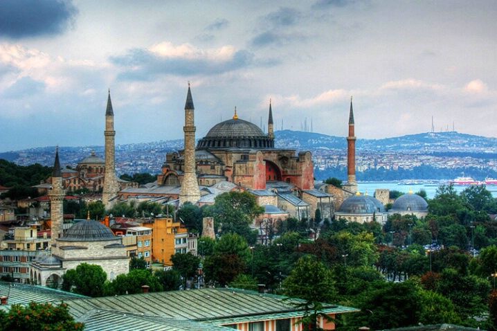 Προχωρούν οι εργασίες στην Αγιά Σοφιά- Νέα προκλητική φιέστα Ερντογάν: “Το άνοιγμα της Αγιά Σοφιάς θυμίζει τι εστί κατάκτηση της πόλης”
