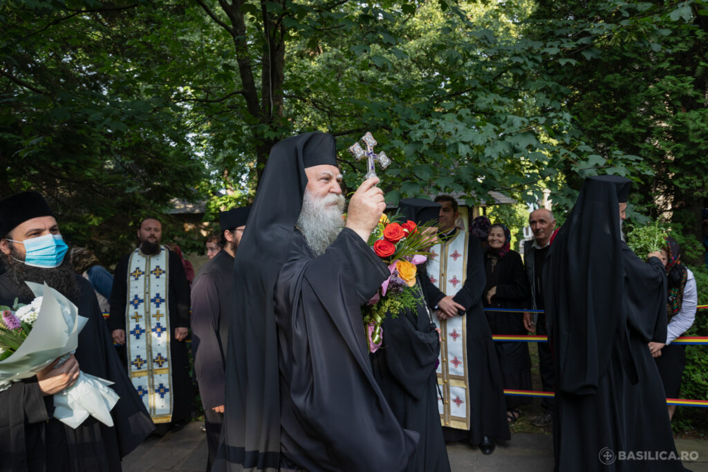 Ierarhii care vor sluji la întronizarea noului arhiepiscop au ajuns la Suceava