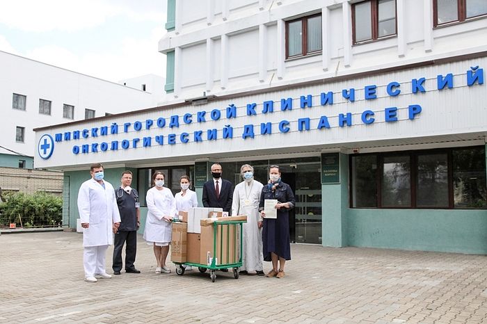 Белорусская Православная Церковь передала Минскому онкодиспансеру дыхательное оборудование