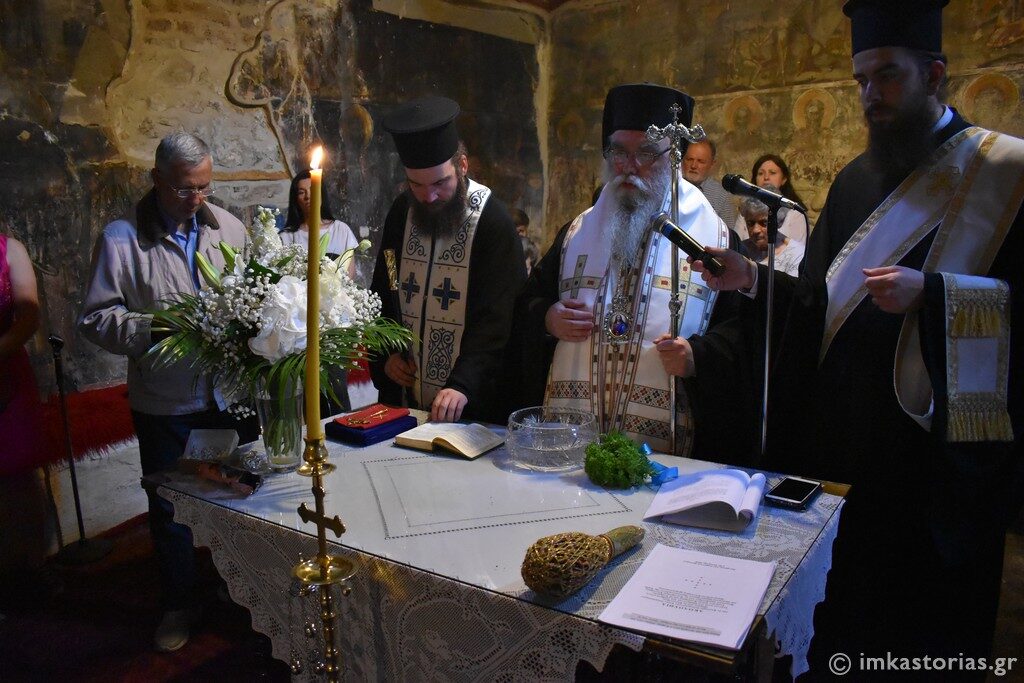 Θυρανοίξια σε μεταβυζαντινά Παρεκκλήσια στην Καστοριά